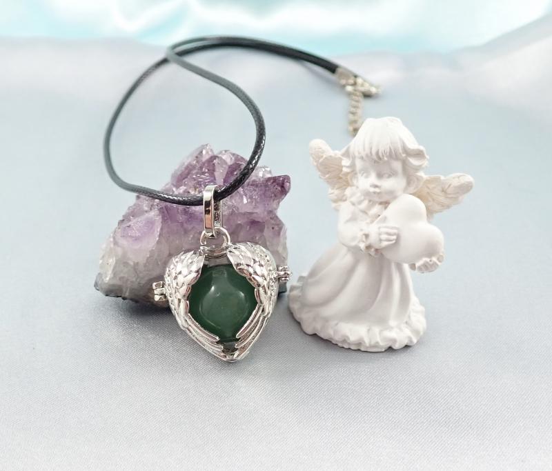 Nyitható, szív alakú medál mohaacháttal