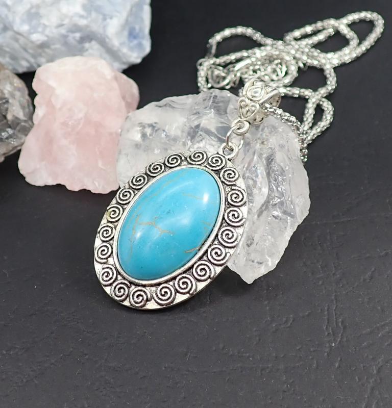 Ovális medál türkinit középpel