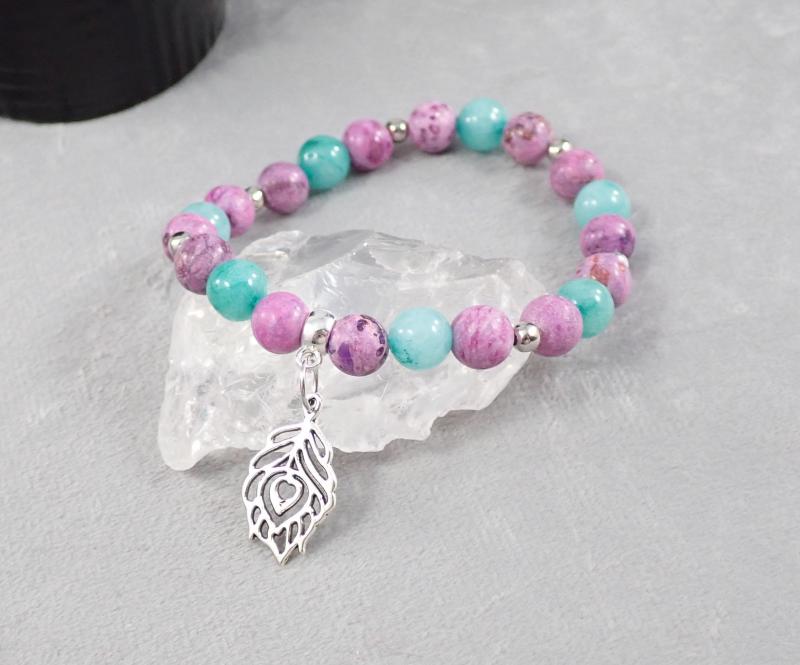 Páva karkötő, lila-zöld