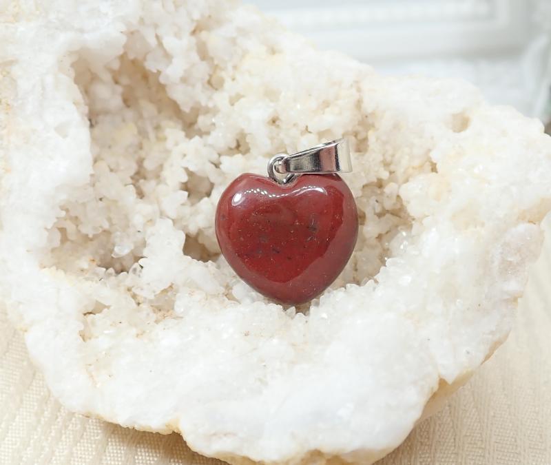 Piros (vörös) jáspis medál, szív 2