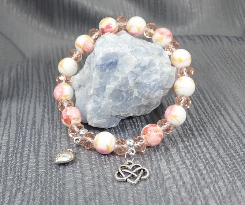 Porcelán karkötő púder árnyalatos, szíves