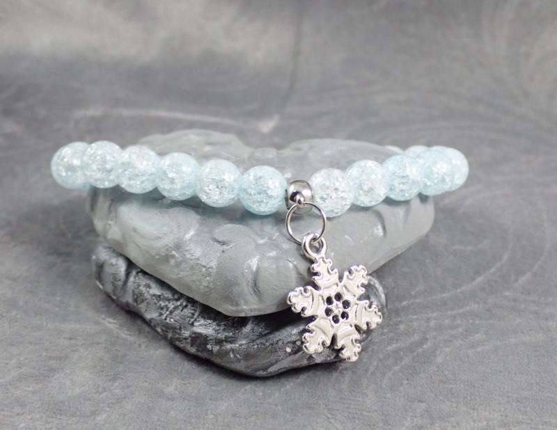 Roppantott gyöngy karkötő hópehellyel 4