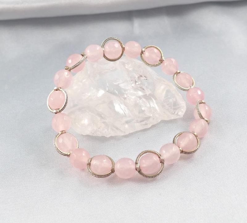 Rózsakvarc karkötő gyöngykerettel