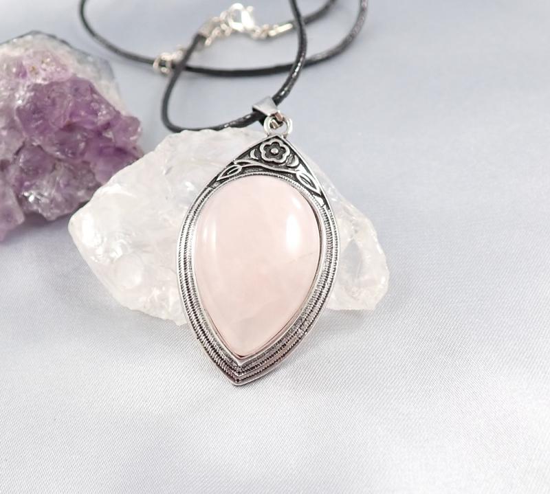 Rózsakvarc medál antik hatású keretben 1