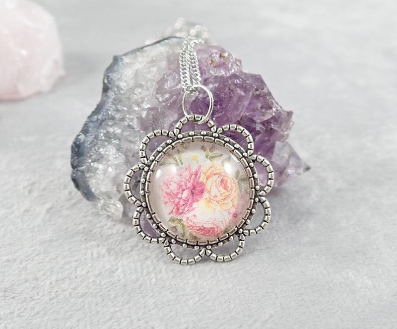 Rózsamintás üveglencsés medál