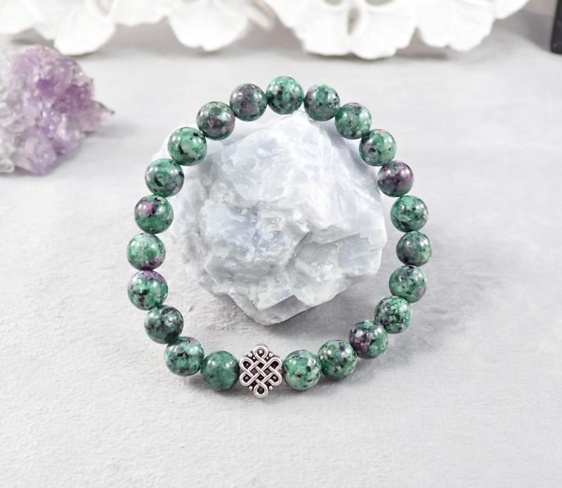 Rubin zoizit karkötő végtelen csomó dísszel