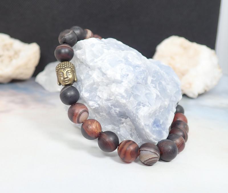 Sávos achát karkötő Buddhával (XXL)