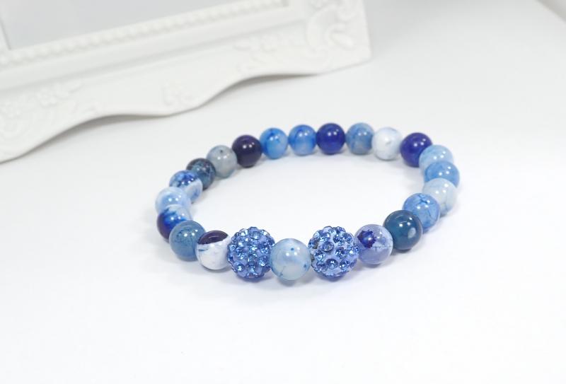 Sávos achát karkötő, kék, shamballás