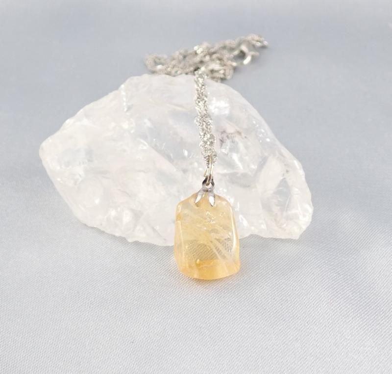Szabálytalan formájú citrin medál nyaklánccal 3