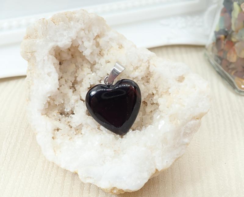 Szív formájú ónix medál nyakláccal 1