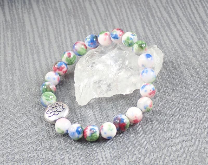Szivárvány jáde karkötő lótusszal
