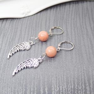 Barack aventurin fülbevaló angyalszárnnyal