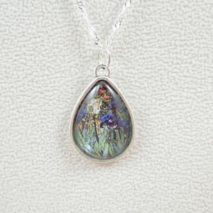 Csepp alakú medál, íriszekkel