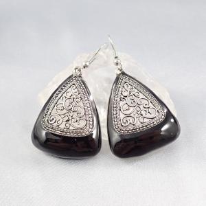 Csipkés, háromszög zománcozott fülbevaló, fekete
