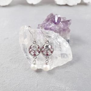 Fehér gyöngyös fülbevaló