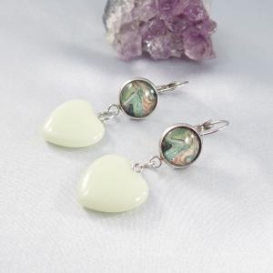 Fülbevaló világos jádéval