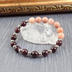 Gránátkő és barackszín aventurin karkötő
