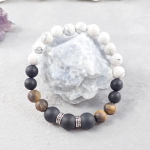 Howlit-ónix karkötő