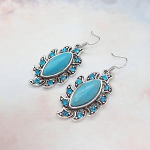 Ívelt, köves fülbevaló