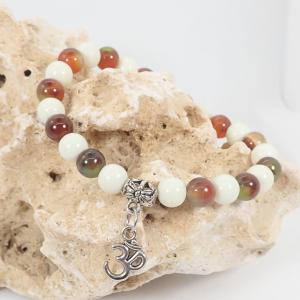 Jáde és achát karkötő OM medállal (XL)