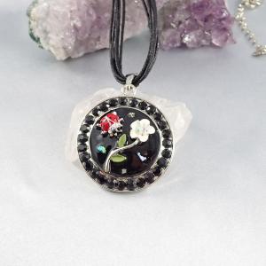 Katicás-virágos medál