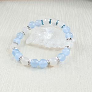 Kék és fehér jáde karkötő