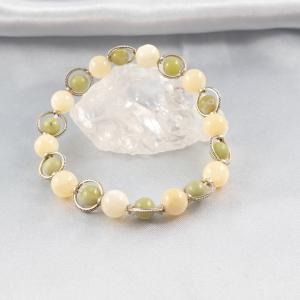 Kétféle jádéból készült karkötő