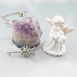 Kulcsocska, nyitható medál, élénkzöld