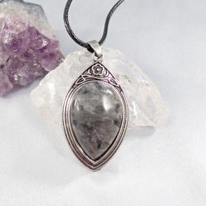 Labradorit medál antik hatású keretben 1