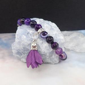 Lila achát karkötő selyemvirággal