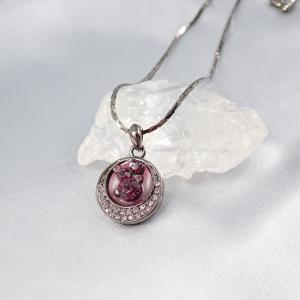 Lila árnyalatok medál