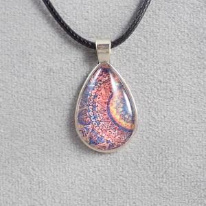 Mandalamintás csepp formájú medál