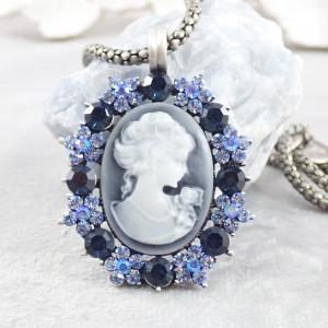 Nagy méretű kámeás medál