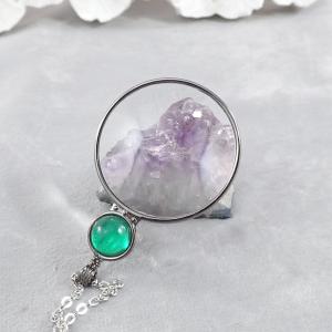 Nagyítós medál zöld díssszel