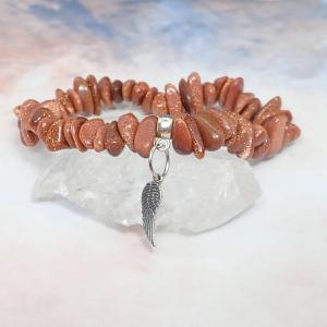 Napkő szemcse karkötő angyalszárnnyal