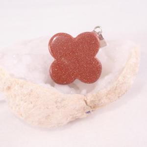 Négyszirmú napkő medál