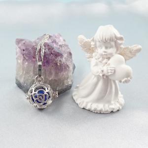 Nyitható medál, jáspis gyönggyel, kicsi