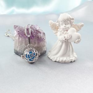 Nyitható medál, kék achát gyönggyel, kicsi