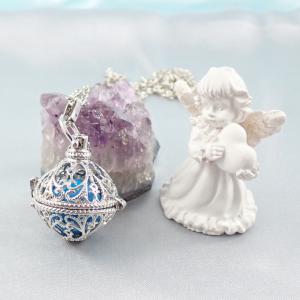 Nyitható medál kék gyönggyel 1