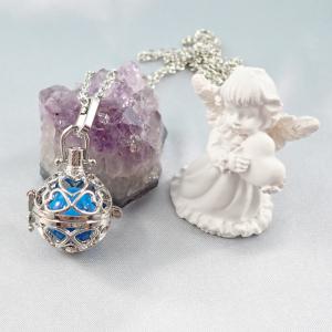 Nyitható medál kék gyönggyel 2