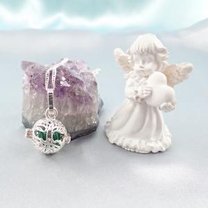 Nyitható medál, malachit gyönggyel, kicsi