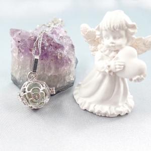 Nyitható medál, szürke achát gyönggyel, kicsi