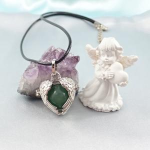 Nyitható, szív alakú medál mohaacháttal