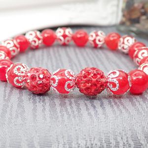 Piros jáde karkötő shamballával