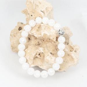 Roppantott gyöngy karkötő, fehér, fém gyönggyel (XXL)