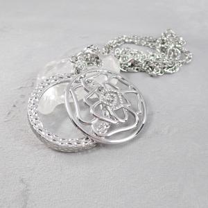 Rózsa mintás medál nagyítóval