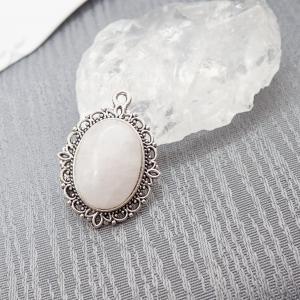 Rózsakvarc medál antikolt keretben, kicsi