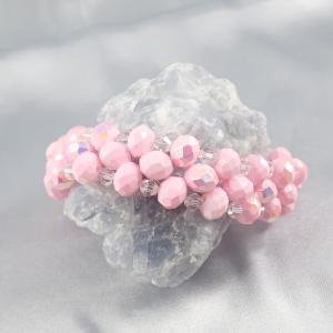 Rózsaszín fűzött karkötő