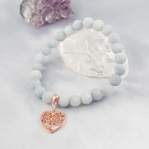 Szürke matt achát karkötő rosegold szívvel