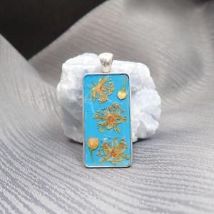 Téglalap alakú medál virággal 4
